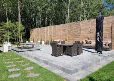 Service de taille de haie de cedre, plantation et fertilisation de gazon a St-Sauveur dans les Laurentides / Emondeur Rive-Nord